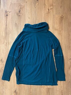 Columbia Teal Knit Shirt with Blue Trim